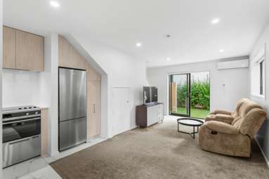 2/35 Chester Street West_1