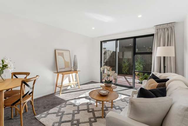2/18 Whiteleigh Avenue Addington_1