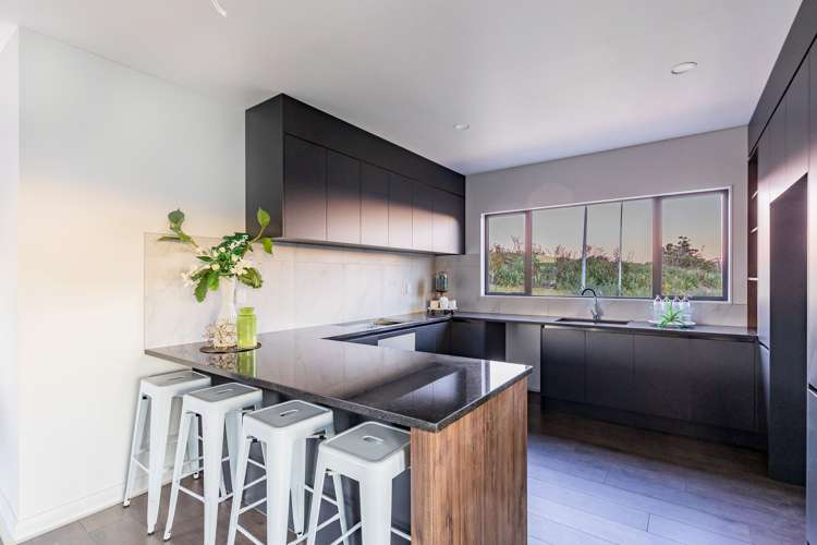 2 Celestial Crescent Orewa_6