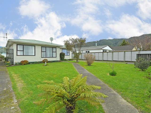 10 Parkway Wainuiomata_2