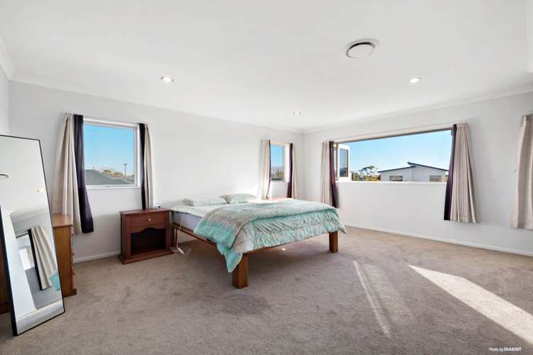 79 Intrepid Crescent Beachlands_7