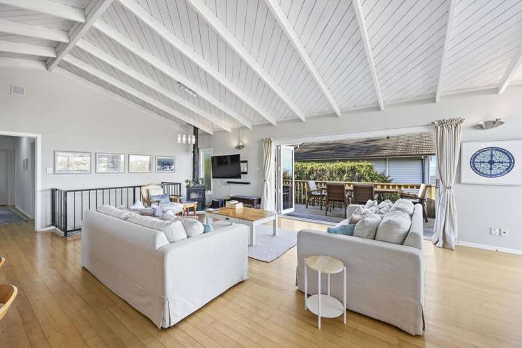 13 Colmar Road Mellons Bay_6