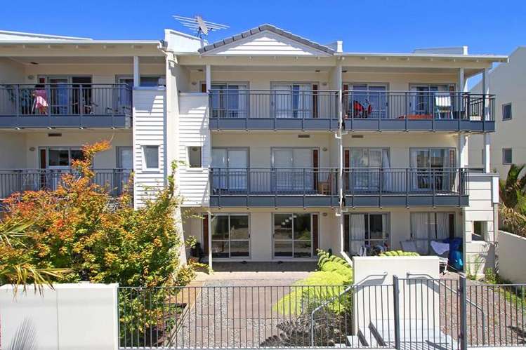 C2/71 Spencer Road Oteha_2