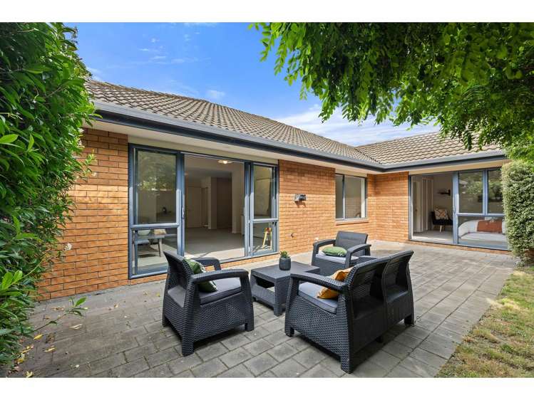 17 Sutton Place Dallington_5