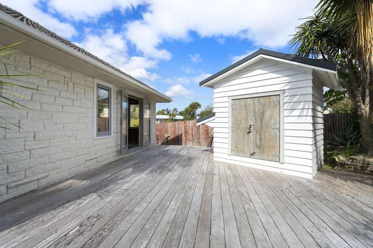 103a Roberts Road Te Atatu South_14