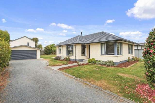 Relaxed Lifestyle Living Close to Lincoln Village