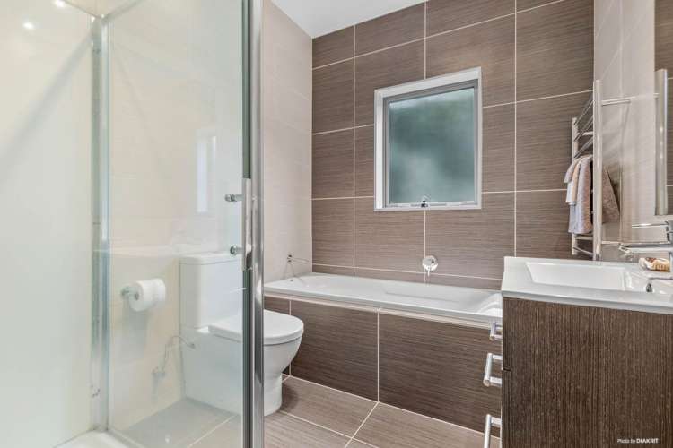 90 Kaipatiki Road Glenfield_10