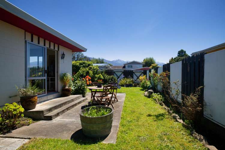 151 & 151a Beach Road Kaikoura_28