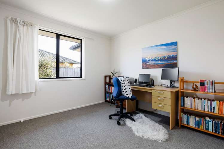 6 Willscarlet Lane Hamilton East_12