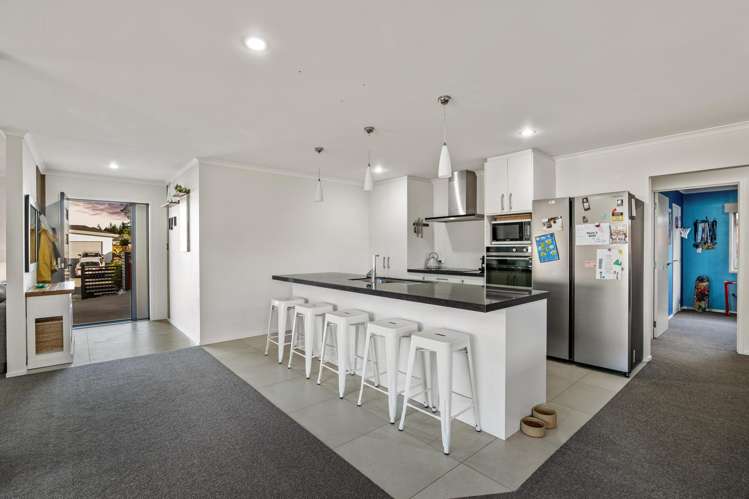 16 Aporo Drive Kumeu_6