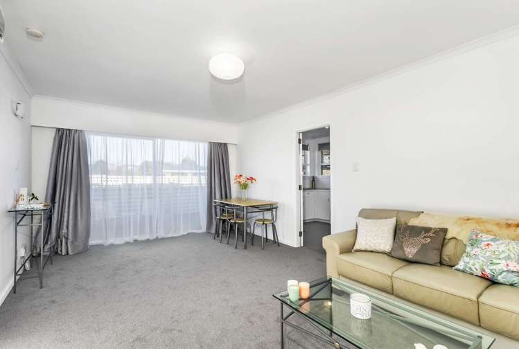 2/13 Avenue Road West End_9