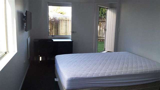 4b/7 Snead Place 1074_4