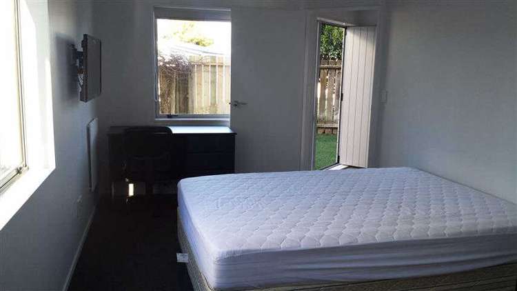 4b/7 Snead Place 1074_4