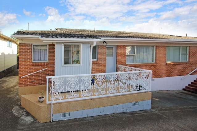 2/18 Wellington Street Papakura_1