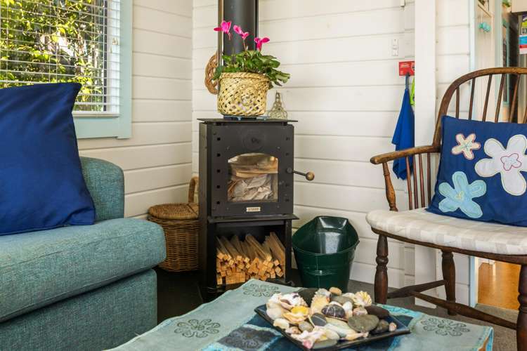 11 Russell Heights Russell_5