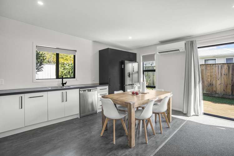 6 Hastings Grove Wainuiomata_8