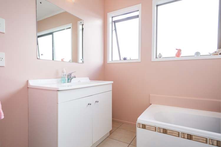 16 Jasmine Avenue Dinsdale_12