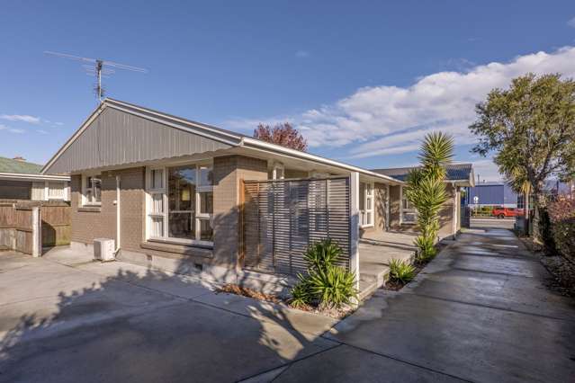 Estate for sale by Auction - must go!