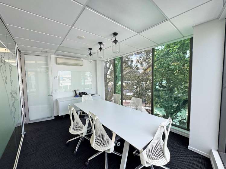 Level 2/132 Hurstmere Road Takapuna_4