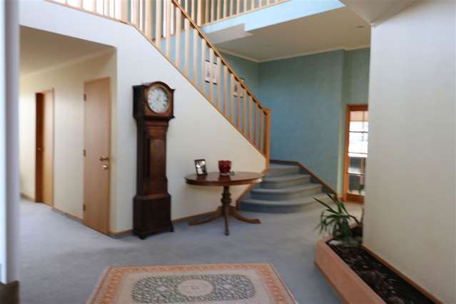 713 Peninsula Road Kelvin Heights_3