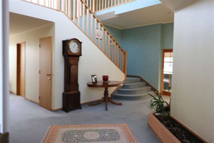 713 Peninsula Road Kelvin Heights_3