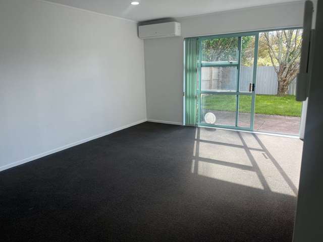2/7 Marbeth Court Botany Downs_1