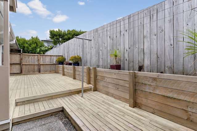 2/1 Flagstaff Place Massey_3