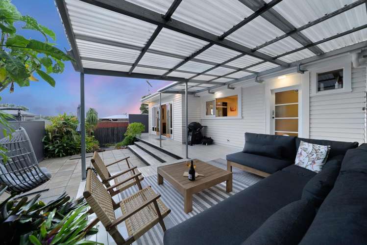 11 Bradbury Road Botany Downs_0