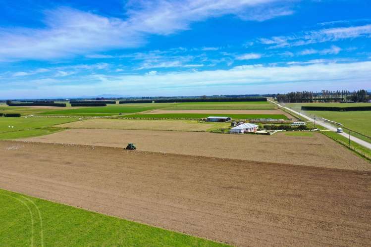 486 Irving Road and 150 Angle Road Woodlands_14