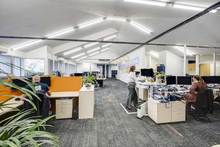 310 Avenue Road East Hastings Central_7