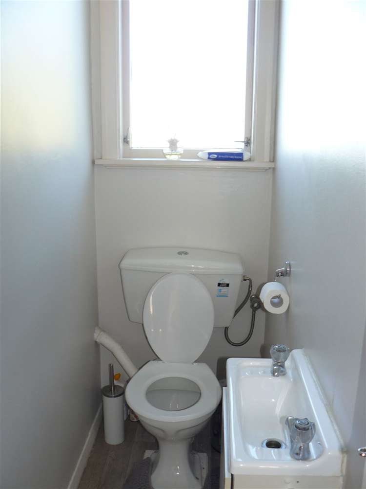 62 Grants Road Marchwiel_13