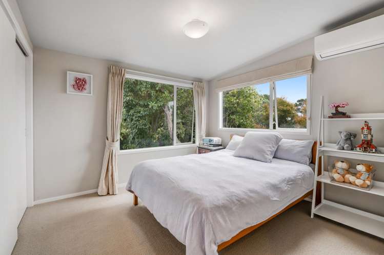 15 Springwater Vale Unsworth Heights_14