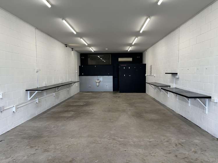 Shop 4, 47 Main North Road Woodend_1