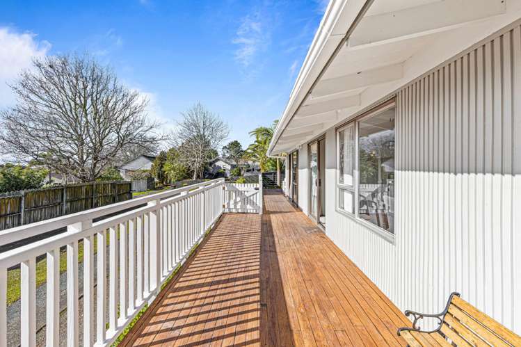 8 Dobell Road Stanmore Bay_19