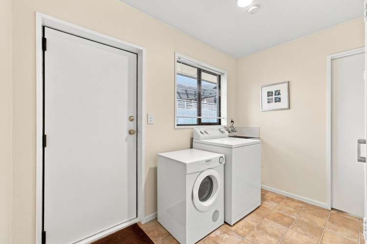 52 Anglesea Avenue Parklands_17