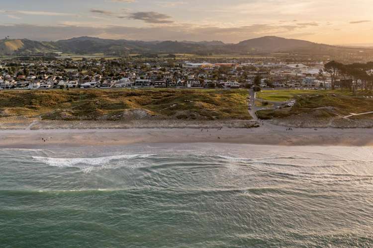 1126 Papamoa Beach Road Papamoa Beach_2