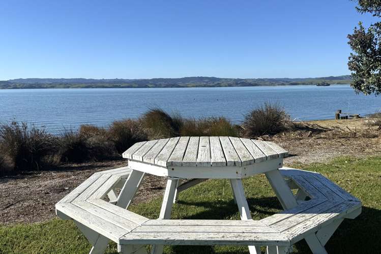 253 Pouewe Street Kawhia_17