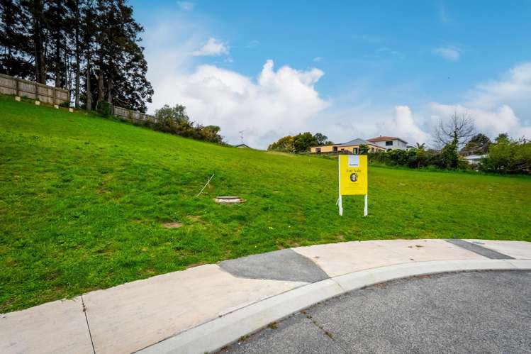 15 Whenuateitei Crescent_0