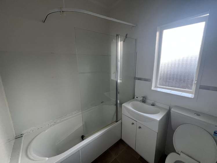 16B Flynn Road 1076_8