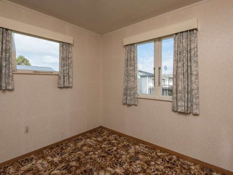 50 Tennyson Crescent Stoke_12