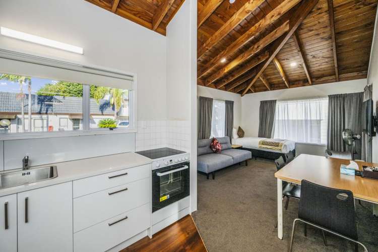 28-30 Taharoto Road Takapuna_9