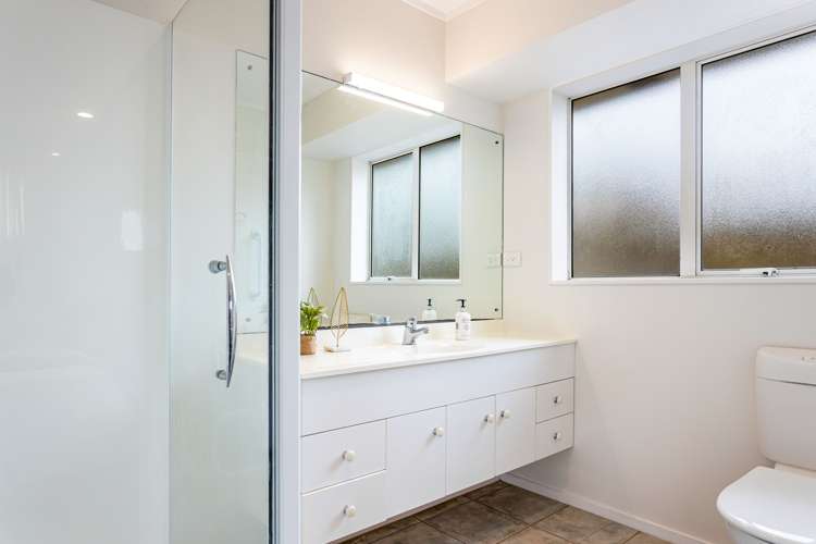 55 Kingdale Road Henderson_12