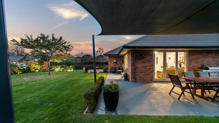 14 Hussey Road Harewood_1