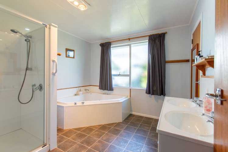 8 Madrid Street Dannevirke_12