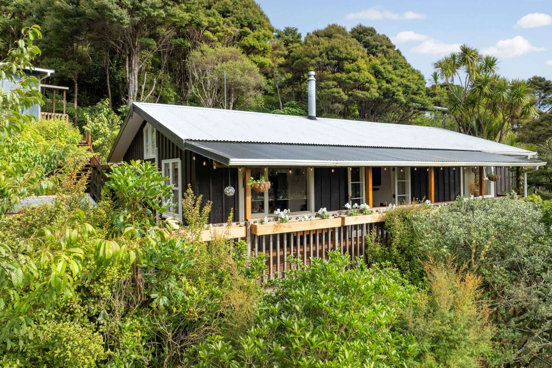 198 Scenic Drive Titirangi_0
