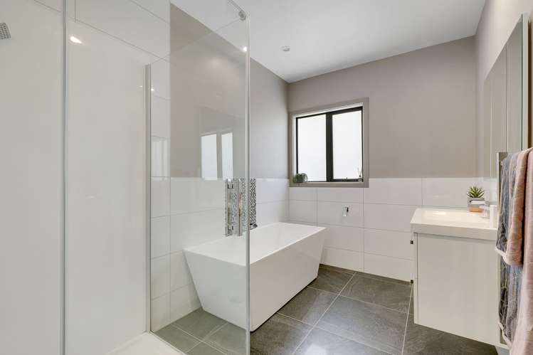 9 Richard Street Titahi Bay_18