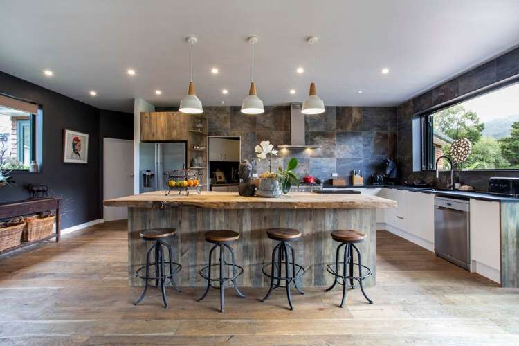 109 Bethells Road Waitakere_8