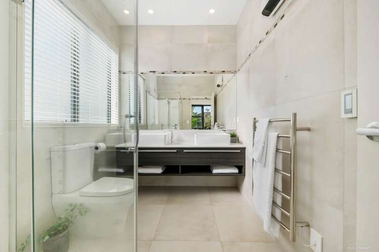 10 Lydiard Place Beachlands_15