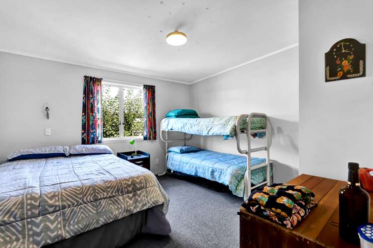 2 Hills Road Tongaporutu_19