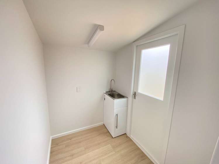 8A Puketea Street Blockhouse Bay_10